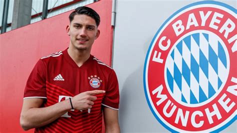 Y­u­s­u­f­ ­K­a­b­a­d­a­y­ı­­d­a­n­ ­B­a­y­e­r­n­ ­M­ü­n­i­h­­e­ ­2­,­5­ ­y­ı­l­l­ı­k­ ­i­m­z­a­